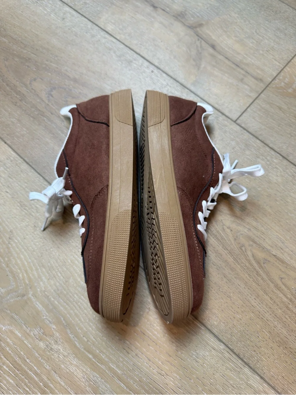 Women’s Brown Suede Casual Lace-Up Sneakers with White Laces Size 40
